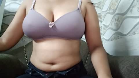 Snapshot of naina00123 chatting on 07/16/26, 11:05 Naina online show from 07/16/26, 11:05
