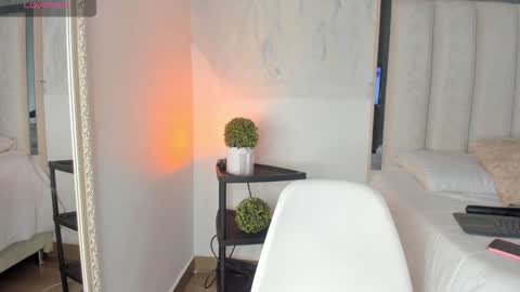 Naina online show from 12/24/24, 07:28