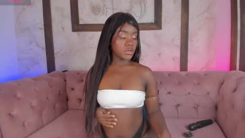 Naina online show from 12/18/25, 04:18