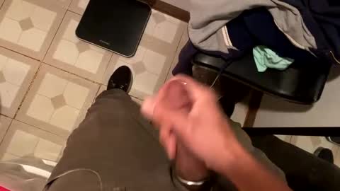 Snapshot of nairda2senoniuq chatting on 01/05/25, 11:12 nairda2senoniuq online show from 01/05/25, 11:12