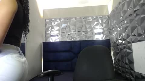 nairobi8 online show from 09/28/25, 02:55