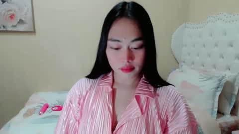 Kate online show from 12/12/24, 12:44