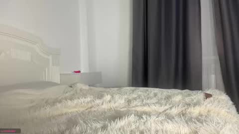 Mia  guest- Eva from DOUBLECUTIES online show from 10/31/25, 12:22