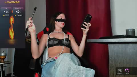 Asy no face  online show from 11/18/25, 11:36