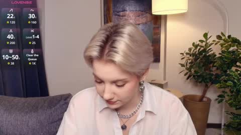 Kate online show from 11/23/25, 11:32