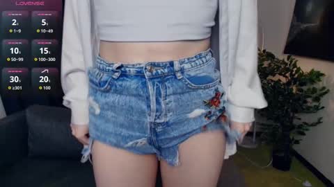 Kate online show from 12/14/25, 01:05