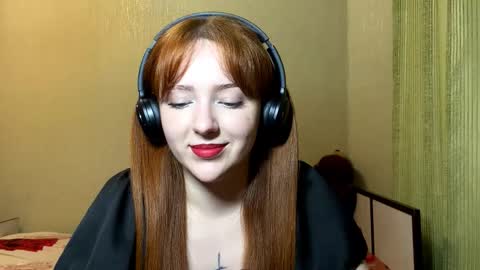 Snapshot of nakitawiggin chatting on 02/18/26, 10:22 Luna online show from 02/18/26, 10:22