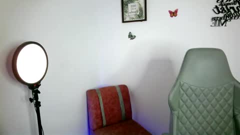 N A L A  NEW instagram nala jordan08 online show from 04/16/26, 05:47