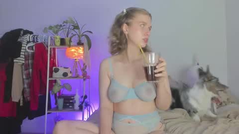 Agnes online show from 10/02/25, 07:54