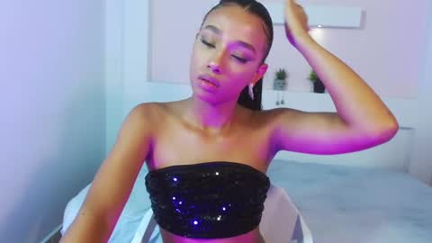 Snapshot of namoismith chatting on 12/23/24, 06:55 Namoi Smith online show from 12/23/24, 06:55