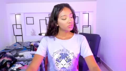 Snapshot of namoismith chatting on 03/06/25, 08:30 Namoi Smith online show from 03/06/25, 08:30