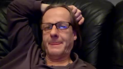 Snapshot of namorreyeb chatting on 11/29/25, 06:33 namorreyeb online show from 11/29/25, 06:33