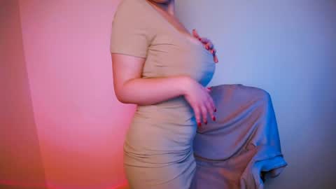 Snapshot of nanafey chatting on 12/05/24, 03:28 your candy online show from 12/05/24, 03:28