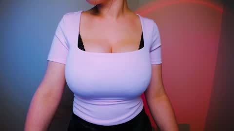 Snapshot of nanafey chatting on 02/03/25, 05:46 your candy online show from 02/03/25, 05:46