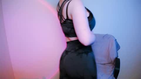 Snapshot of nanafey chatting on 02/24/25, 02:26 your candy online show from 02/24/25, 02:26