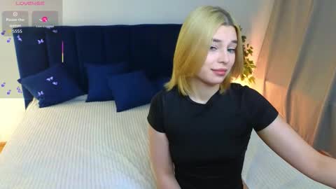 Maeve online show from 11/25/25, 08:42