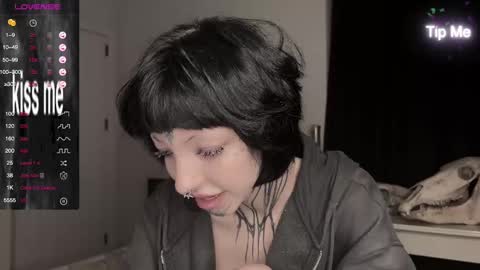 Nana online show from 12/24/24, 02:33