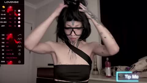 Nana online show from 02/07/25, 06:13