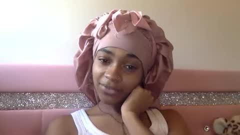 Snapshot of nanaonn chatting on 05/17/26, 06:48 nanaonn online show from 05/17/26, 06:48