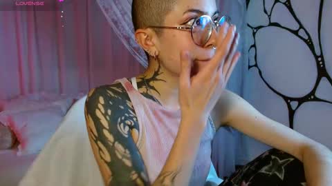 Alma  Maria online show from 12/18/25, 06:47