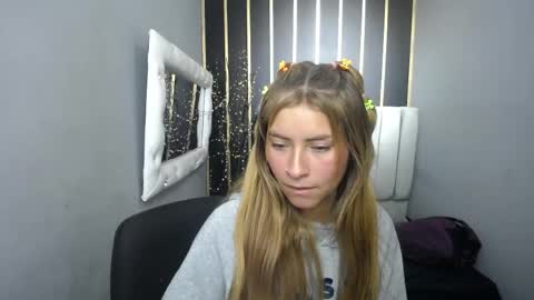 Snapshot of nancy_blonde chatting on 04/25/26, 02:03 nancy blonde online show from 04/25/26, 02:03
