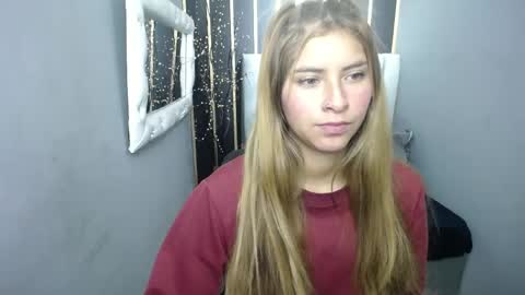 Snapshot of nancy_blonde chatting on 04/27/26, 12:47 nancy blonde online show from 04/27/26, 12:47