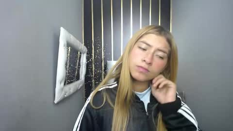 Snapshot of nancy_blonde chatting on 04/30/26, 12:44 nancy blonde online show from 04/30/26, 12:44