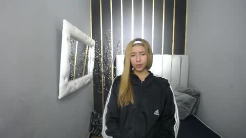 Snapshot of nancy_blonde chatting on 05/11/26, 01:06 nancy blonde online show from 05/11/26, 01:06