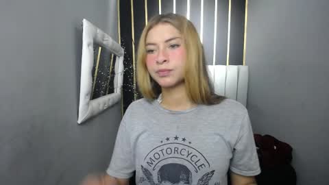 Snapshot of nancy_blonde chatting on 05/30/26, 12:46 nancy blonde online show from 05/30/26, 12:46