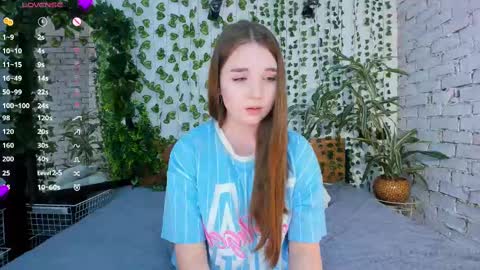 Luna online show from 02/28/25, 09:25