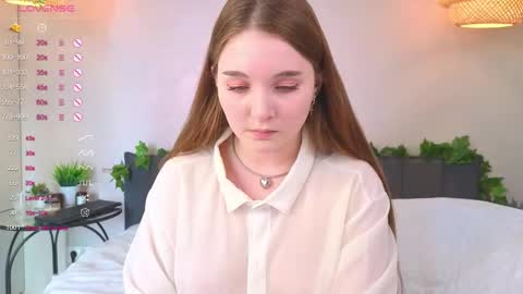 Luna online show from 09/22/25, 05:09