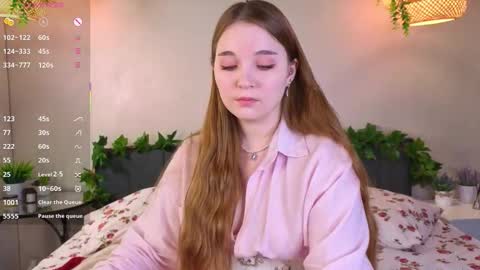 Luna online show from 12/02/25, 05:13