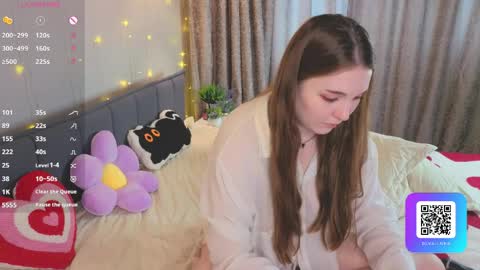 Luna online show from 04/19/26, 05:07