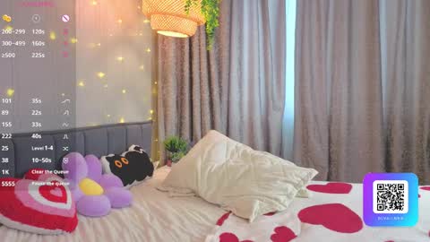 Luna online show from 04/20/26, 05:10