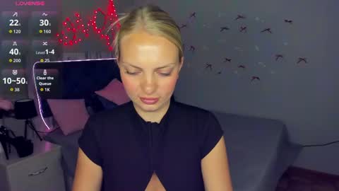 Snapshot of nancysummer chatting on 07/17/26, 10:11 NancySummer online show from 07/17/26, 10:11