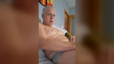 Snapshot of nando7360 chatting on 07/19/26, 06:50 nando7360 online show from 07/19/26, 06:50