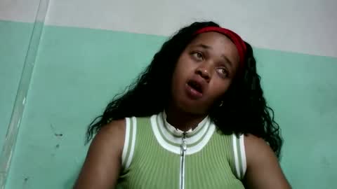 Snapshot of nandrianina416143 chatting on 02/21/26, 04:13 nandrianina416143 online show from 02/21/26, 04:13