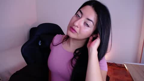Snapshot of nani_gutierrez chatting on 05/18/26, 04:46 Nani online show from 05/18/26, 04:46
