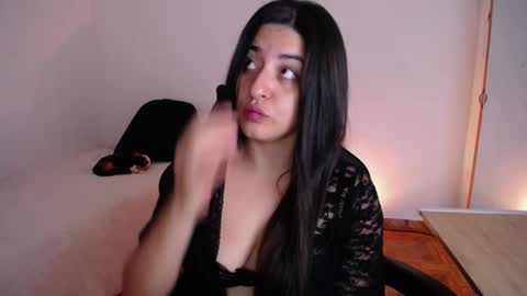 Snapshot of nani_gutierrez chatting on 05/23/26, 04:44 Nani online show from 05/23/26, 04:44