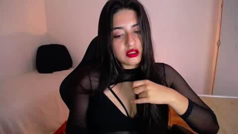 Snapshot of nani_gutierrez chatting on 05/24/26, 06:02 Nani online show from 05/24/26, 06:02
