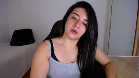 Snapshot of nani_gutierrez chatting on 05/28/26, 01:36 Nani online show from 05/28/26, 01:36