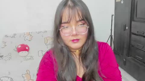 Snapshot of naoko_uwu chatting on 06/16/26, 01:19 Naoko online show from 06/16/26, 01:19