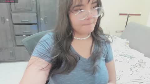 Snapshot of naoko_uwu chatting on 08/03/26, 11:08 Naoko online show from 08/03/26, 11:08