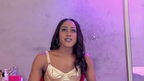 Snapshot of naomi__blair chatting on 06/13/26, 02:42 Naomi Blair online show from 06/13/26, 02:42