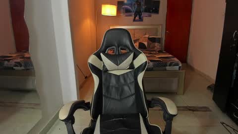 naomi_berckley online show from 02/13/25, 01:19