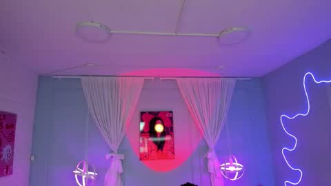 Snapshot of naomi_campell chatting on 02/16/26, 07:32 Naomi online show from 02/16/26, 07:32