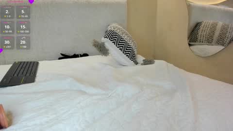 Naomi  online show from 12/18/24, 10:24