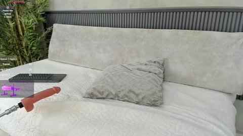 Naomi  online show from 01/15/25, 10:24