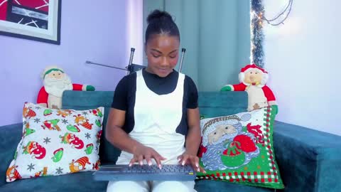 Nahomi Jones online show from 12/07/24, 08:16