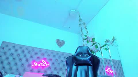 Naomi online show from 01/12/26, 11:48